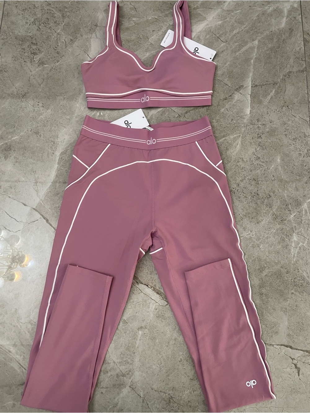 ALO Yoga Mauve Pink High-Waist Crop Legging & Sports Bra Set